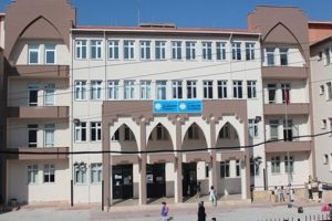 &Ouml;ğretmenlerden kız &ouml;ğrencilere &ccedil;ıplak aramaya soruşturma