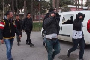 Adana'da yasa dışı bahis operasyonu: 14 g&ouml;zaltı