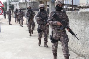 130 adrese eş zamanlı operasyon: 39 g&ouml;zaltı