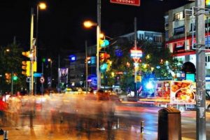 &Uuml;nl&uuml; caddede kiralar d&uuml;ş&uuml;nce talep arttı