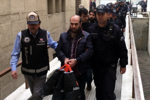 Bursa'da FET&Ouml;'ye eleman ve para temin edenleri saatle &ouml;d&uuml;llendirmişler