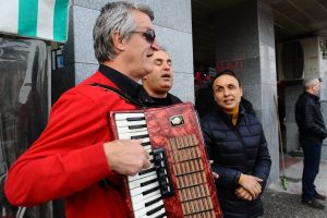 G&ouml;rme engelliler Bursa'da m&uuml;zik yapmak istiyor