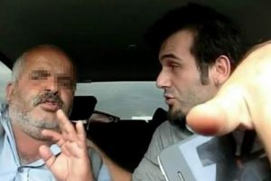 Otostopla arabasına aldığı dolandırıcıları videoyla ifşa ediyor