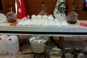 İstanbul'da son yılların en b&uuml;y&uuml;k uyuşturucu operasyonu