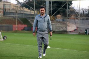 B&uuml;lent Hoca Fenerbah&ccedil;e'ye g&ouml;z kırptı