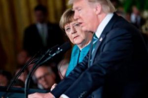 Merkel Trump'a hazırlık i&ccedil;in 'Playboy' okumuş