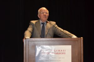 "T&uuml;rkiye iki dudak demokrasisinden kurtulmak zorundadır"