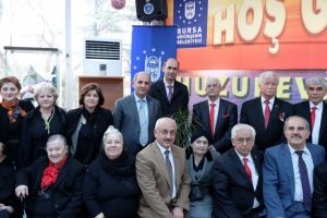 Bursalı huzurevi sakinlerinden el sanatları sergisi