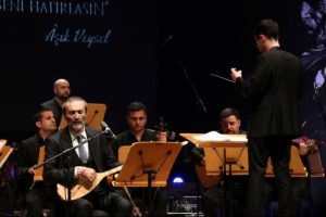 Aşık Veysel &ouml;l&uuml;m&uuml;n&uuml;n 44'&uuml;nc&uuml; yılında anıldı