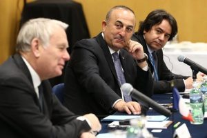&Ccedil;avuşoğlu, Fransız mevkidaşı Ayrault ile Suriye'yi g&ouml;r&uuml;şt&uuml;