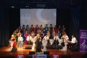 Nil&uuml;fer Kadın Korosu'ndan Bursalılara m&uuml;zik ziyafeti