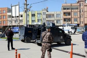 Adana'da Nevruz operasyonu: 68 kişiye g&ouml;zaltı