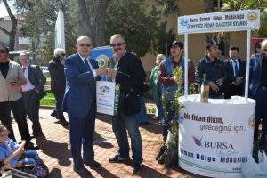 Orman Haftasında Bursalılara fidan dağıtıldı
