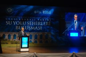 Kaynak: "Coğrafyanın tek umudu T&uuml;rkiye"