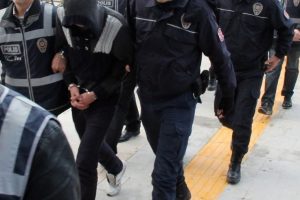 3 ilde FET&Ouml; operasyonu: 10 polise g&ouml;zaltı