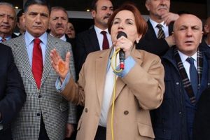 Akşener: "Bah&ccedil;eli 2019'da Cumhurbaşkanlığına aday olursa..."