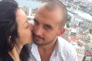 Bursa'da eşinin yanında &ouml;ld&uuml;r&uuml;len gencin sanıklarının m&uuml;ebbet hapsi isteniyor
