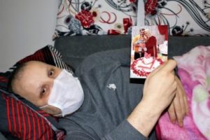 Bursa'da kanser hastası gen&ccedil; adam yardım bekliyor