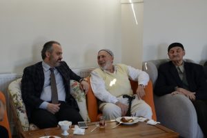 Bursa İneg&ouml;l Belediye Başkanı Aktaş, yaşlılara sahip &ccedil;ıktı
