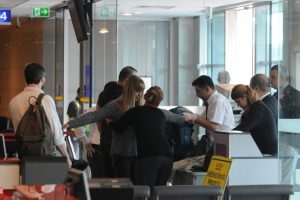İngiliz havayolu şirketi 'kabin yasağı'na başladı