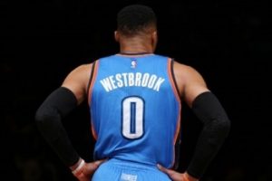 Westbrook'tan NBA tarihine ge&ccedil;en "triple double"