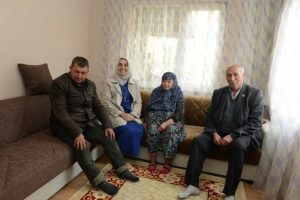 Bursa İneg&ouml;l Belediyesi ihtiya&ccedil; sahiplerinin evlerini yeniledi