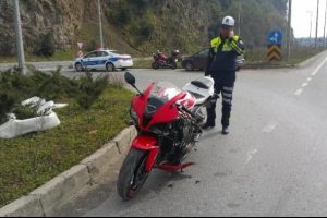 Motosiklet takla attı: 1 yaralı