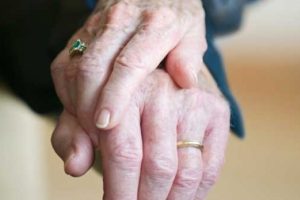 Evlilikte 25 yılını tamamlayan kadınlar emekli olabilecek