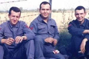 Kuşum Aydın askerlik fotoğrafıyla g&uuml;ndeme geldi