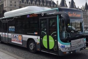 Paris'te kadınlara &ouml;zel otob&uuml;s uygulaması başlıyor