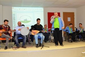 Bursa'da engellilerden huzurevi sakinlerine &ouml;zel konser