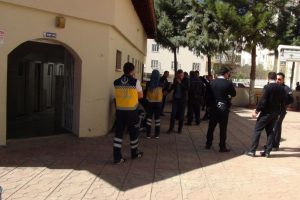 Kadınlar tuvaletinde erkek cesedi bulundu