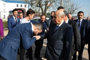 MHP lideri Bah&ccedil;eli Bursa İneg&ouml;l'de mola verdi