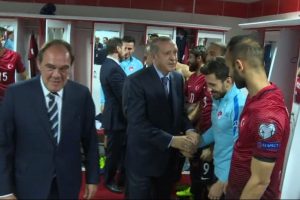 Erdoğan'dan Millilere s&uuml;rpriz ziyaret