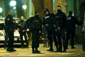 Fransa'da metro istasyonunda silah sesleri