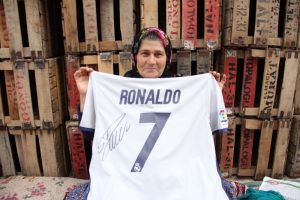 &Uuml;mmiye Teyze Ronaldo'yu Mersin'e &ccedil;ağırdı