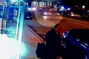 Yaralıya yardım eden adamın cep telefonu &ccedil;alındı