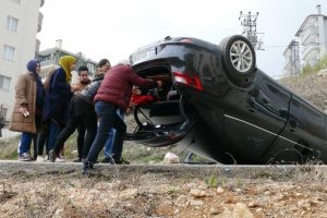 Yollar kan g&ouml;l&uuml;ne d&ouml;nd&uuml;! Bursa'da 2 bin 754 kazada...