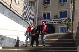 "Bek&ccedil;i aranıyor" diye 36 bin TL vurgun yaptı