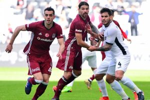 Beşiktaş, &ouml;zel ma&ccedil;ta Romanya ekibine boyun eğdi
