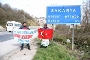 "Kardeşliğe Evet" i&ccedil;in 850 kilometre y&uuml;r&uuml;d&uuml;ler