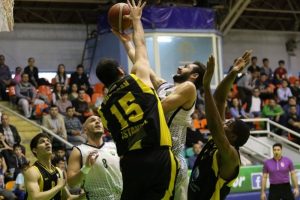 Akhisar Belediyespor Smith ile kazandı