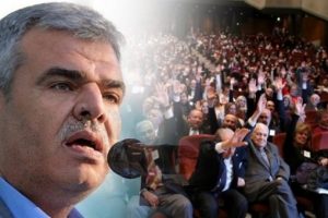 Veysi Kaynak'tan sert &ccedil;ıkış!