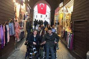 Bursa'da ak&uuml;l&uuml; arabalarla tarih turu