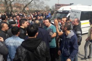 Bursa'da uyuşturucuyu protesto eden mahalleli yol kapattı