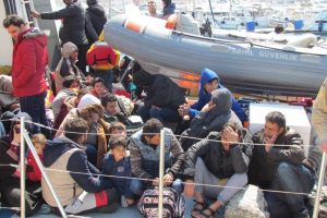 &Ccedil;eşme'de bir g&uuml;nde 117 g&ouml;&ccedil;men kurtarıldı