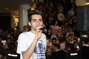 &Ccedil;ağatay Akman Eskişehir'de hayranlarıyla buluştu