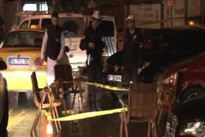 &Ccedil;ay bah&ccedil;esinde silahlı kavga: 2 yaralı