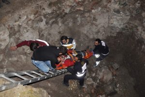 Bursa'da kestirmeden gitmek isterken inşaat &ccedil;ukuruna d&uuml;şt&uuml;