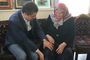 Bursa'da huzurevine sağlık&ccedil;ılardan s&uuml;rpriz